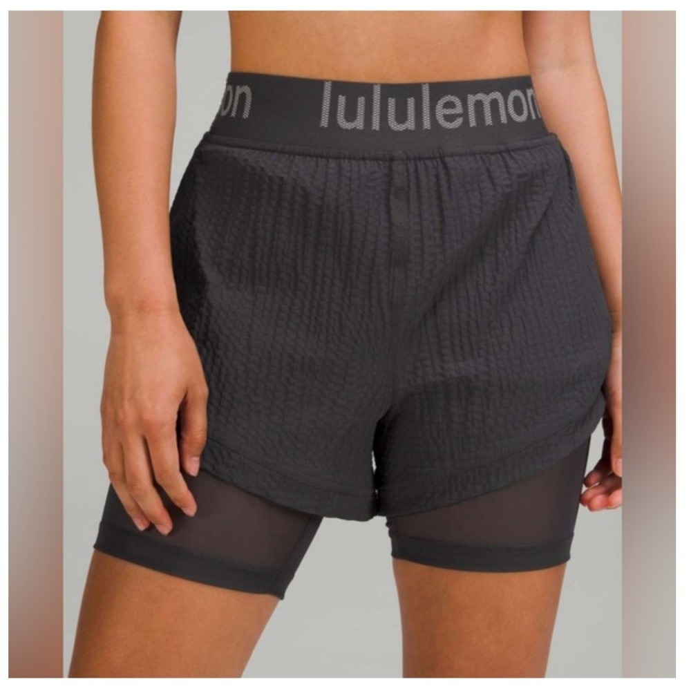 Lululemon Logo Waistband High Rise Training Black Athletic Shorts Size 6 Layered - Picture 4 of 8